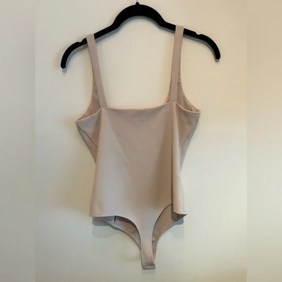 Wayf Beige Tank - Picture 3 of 6